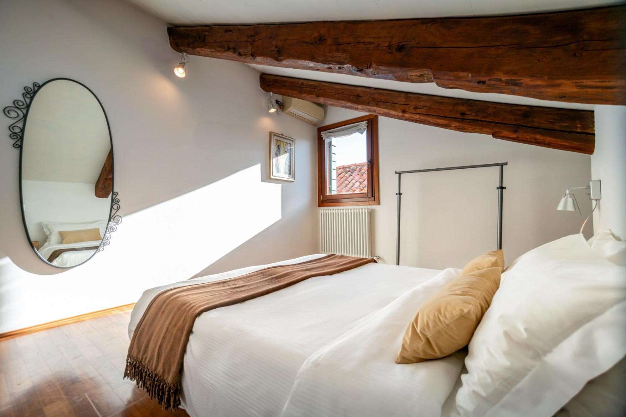 Palazzo San Luca Hotell Venedig Rum bild