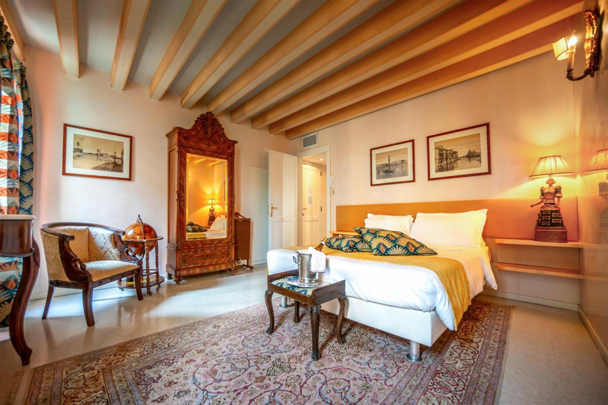 Palazzo San Luca Hotell Venedig Rum bild